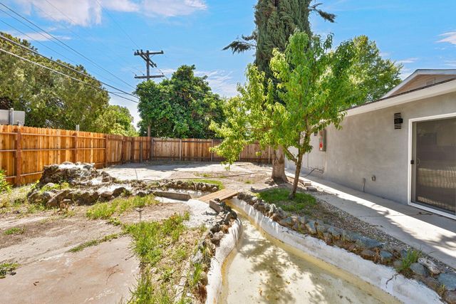 881 Reuter Dr, West Sacramento, CA 95605