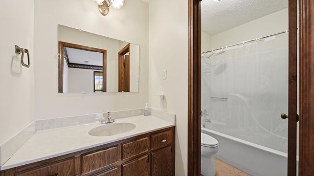 3743 SHALLOWHILL DR, Bartlett, TN 38135