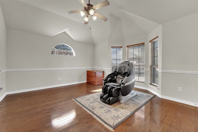 2720 Eastland Drive, Grand Prairie, TX 75052