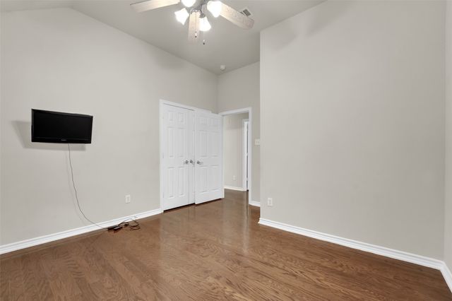 2720 Eastland Drive, Grand Prairie, TX 75052