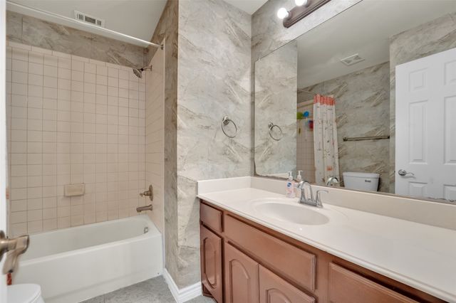 2720 Eastland Drive, Grand Prairie, TX 75052