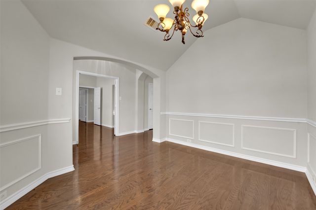 2720 Eastland Drive, Grand Prairie, TX 75052