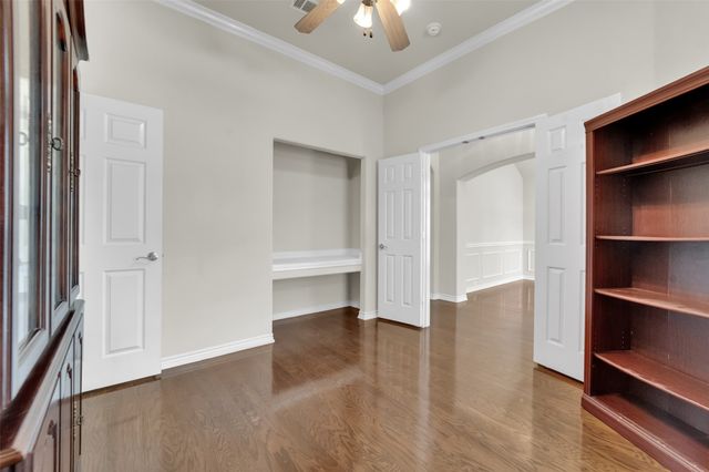 2720 Eastland Drive, Grand Prairie, TX 75052