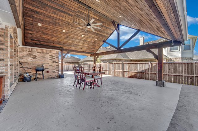 2720 Eastland Drive, Grand Prairie, TX 75052