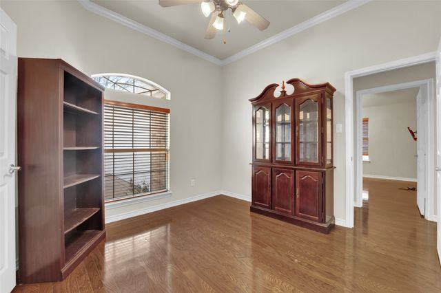 2720 Eastland Drive, Grand Prairie, TX 75052