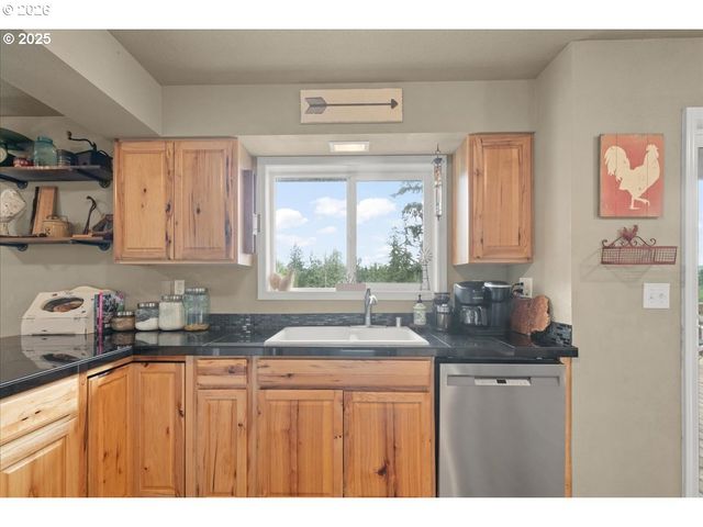 1415 SIGHTLY Rd, Toutle, WA 98649