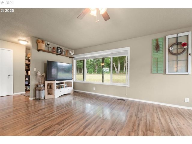 1415 SIGHTLY Rd, Toutle, WA 98649