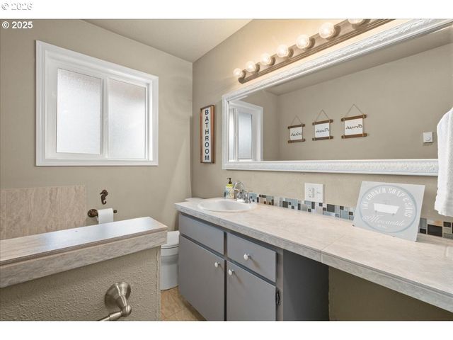 1415 SIGHTLY Rd, Toutle, WA 98649