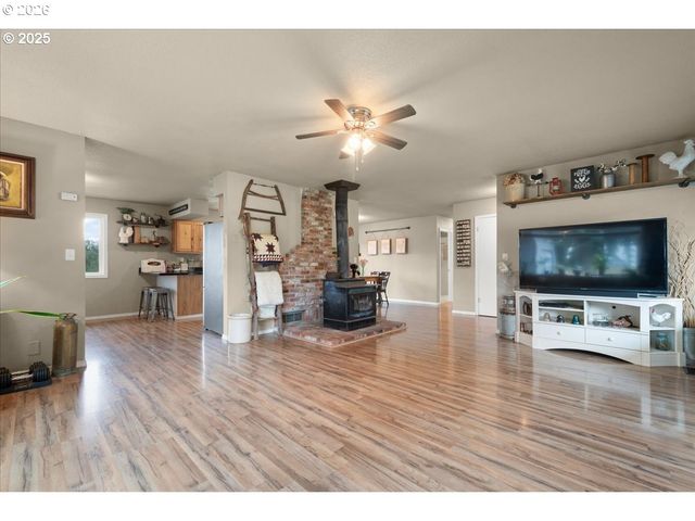 1415 SIGHTLY Rd, Toutle, WA 98649