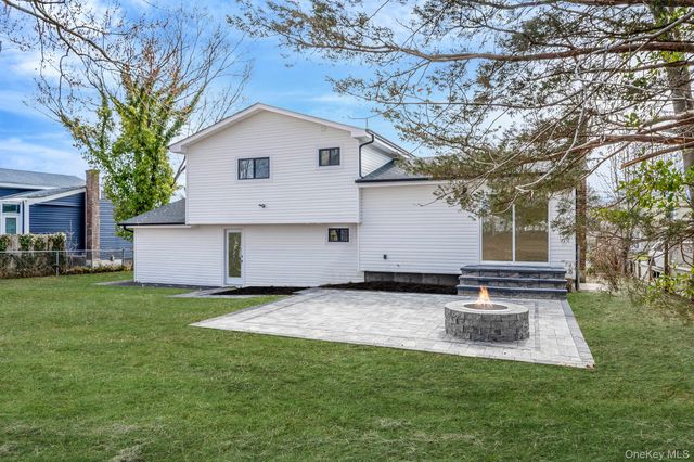 28 Nadel Drive, Riverhead, NY 11901