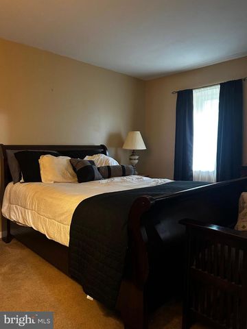 1231 THOMAS JEFFERSON PL, Fredericksburg, VA 22405