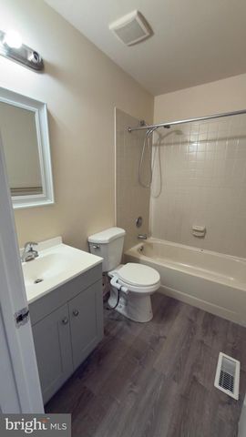 224 CROWN PRINCE DR, Marlton, NJ 08053