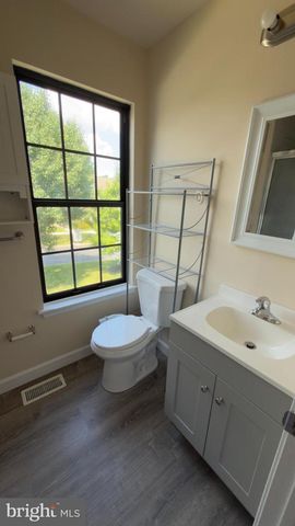 224 CROWN PRINCE DR, Marlton, NJ 08053