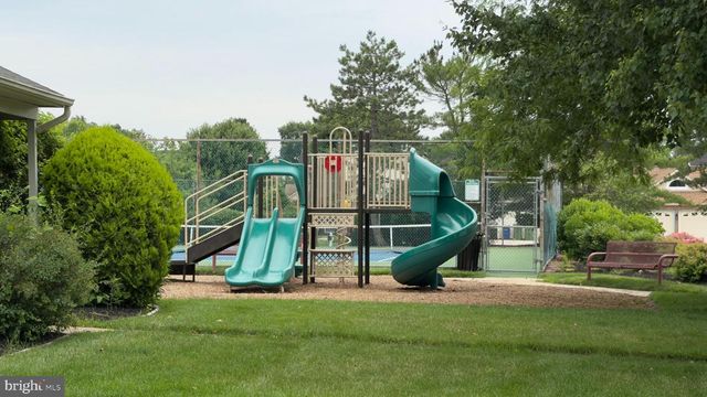 224 CROWN PRINCE DR, Marlton, NJ 08053