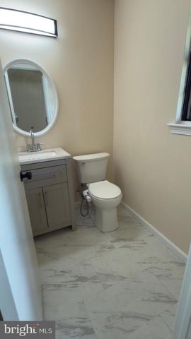 224 CROWN PRINCE DR, Marlton, NJ 08053