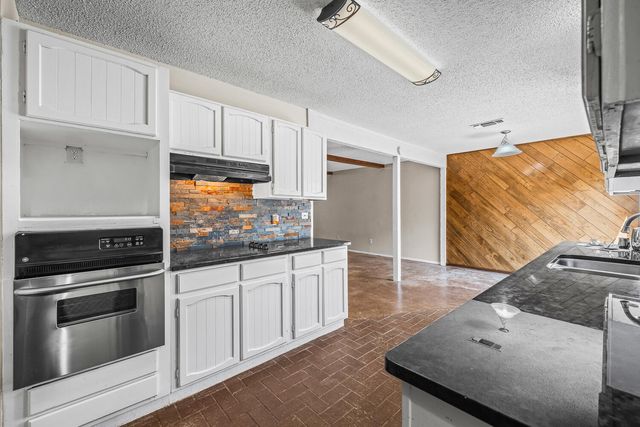 8633 Knoxville Drive, C27, Lubbock, TX 79423