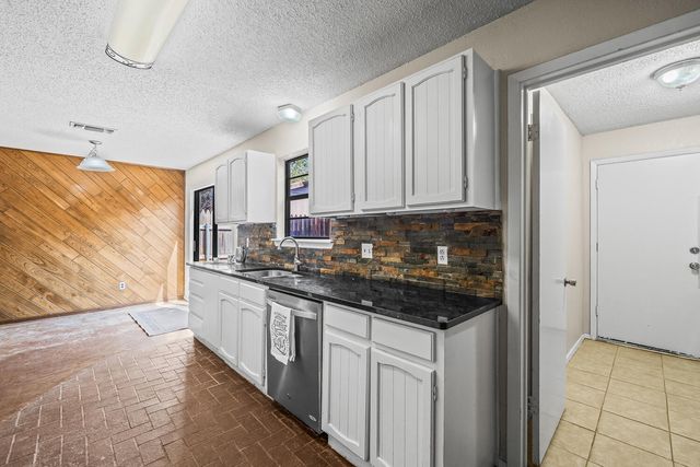 8633 Knoxville Drive, C27, Lubbock, TX 79423