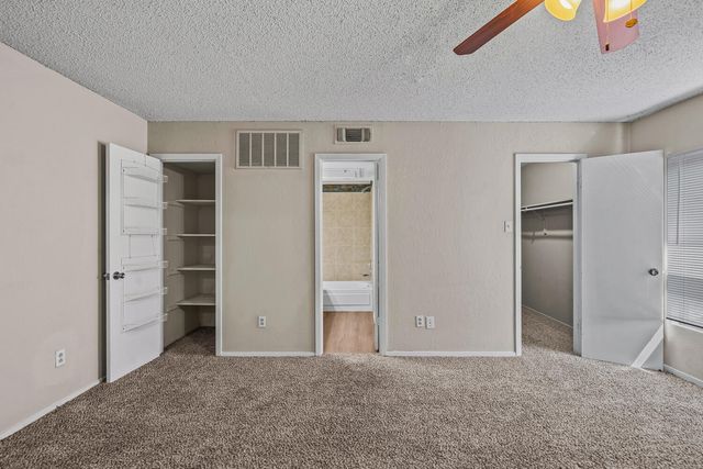 8633 Knoxville Drive, C27, Lubbock, TX 79423