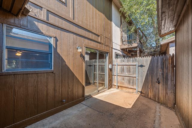 8633 Knoxville Drive, C27, Lubbock, TX 79423