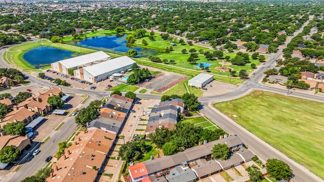 8633 Knoxville Drive, C27, Lubbock, TX 79423