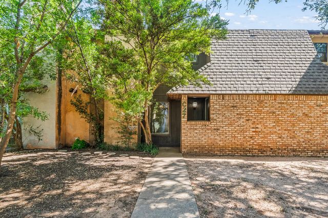 8633 Knoxville Drive, C27, Lubbock, TX 79423
