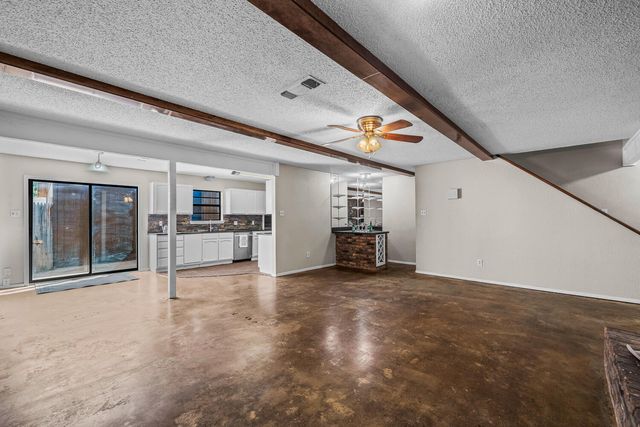 8633 Knoxville Drive, C27, Lubbock, TX 79423