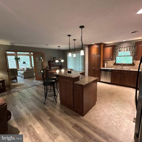 8201 MICHAUX DRIVE, Fayetteville, PA 17222