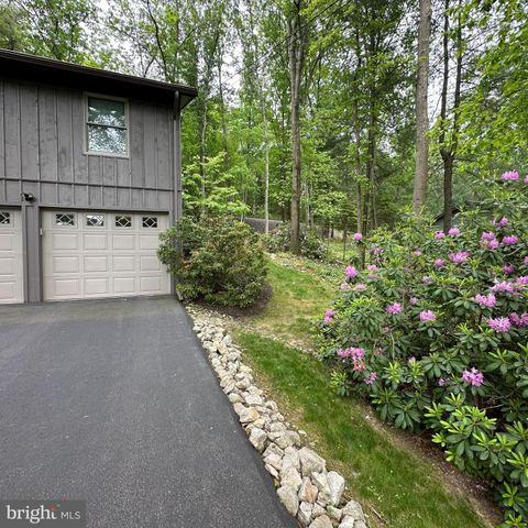 8201 MICHAUX DRIVE, Fayetteville, PA 17222