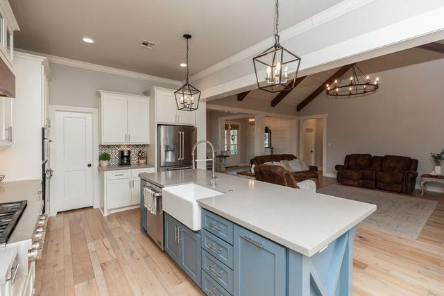 1290 Tallow Circle, Sour Lake, TX 77659