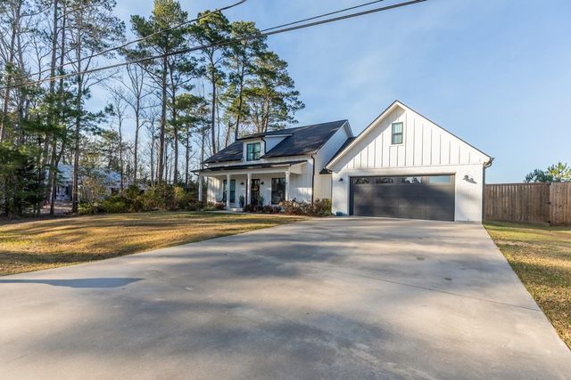 1290 Tallow Circle, Sour Lake, TX 77659