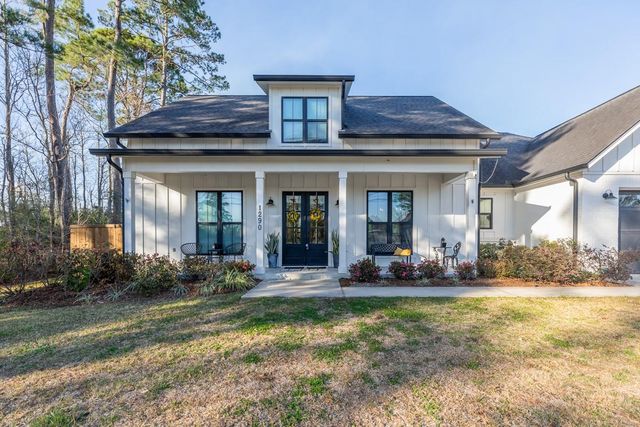 1290 Tallow Circle, Sour Lake, TX 77659