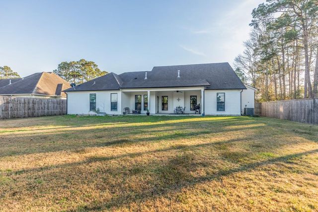 1290 Tallow Circle, Sour Lake, TX 77659