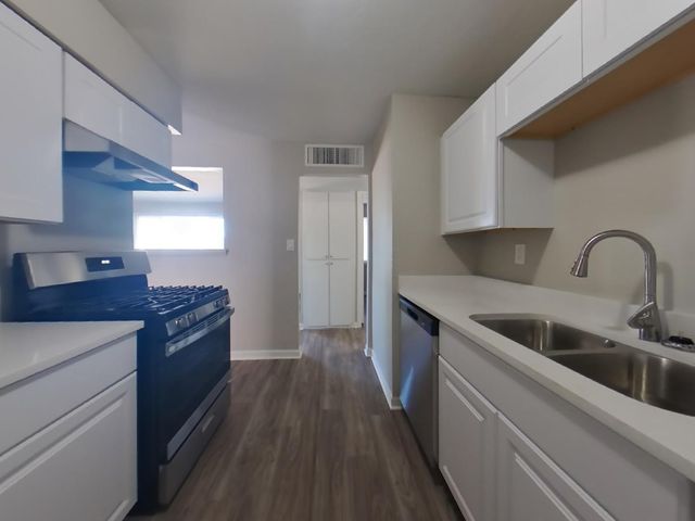 3721 W Seldon Lane, Phoenix, AZ 85051