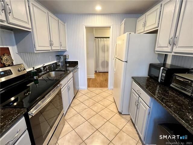 155 Brewster Street 2F, Bridgeport, CT 06605
