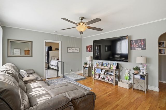 16 Brown St, North Providence, RI 02904