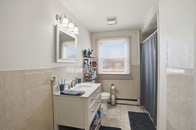 16 Brown St, North Providence, RI 02904