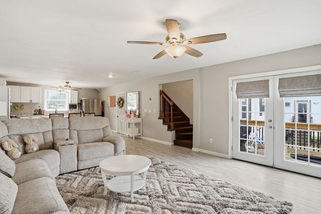 16 Brown St, North Providence, RI 02904