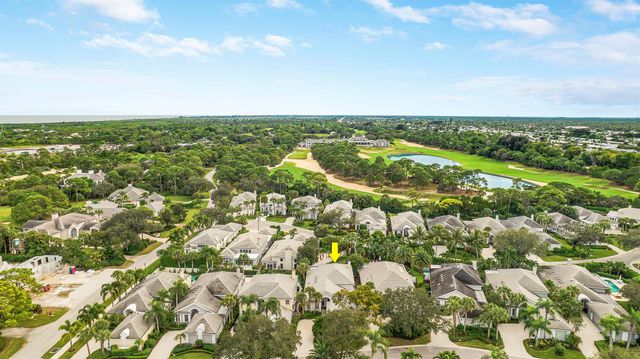 7164 SE Greenview Place, Hobe Sound, FL 33455