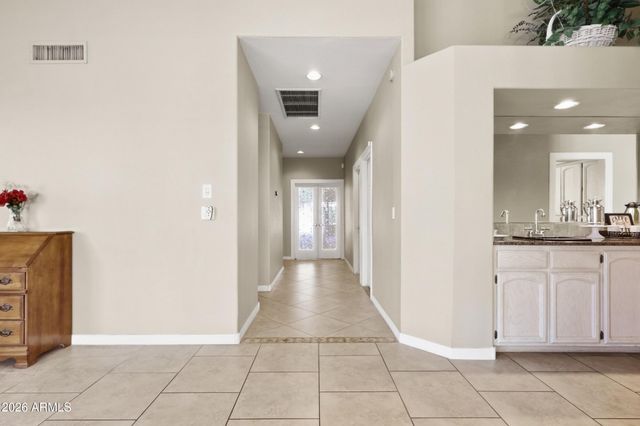 1156 E GRANDVIEW Road, Phoenix, AZ 85022