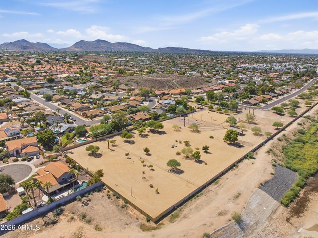 1156 E GRANDVIEW Road, Phoenix, AZ 85022