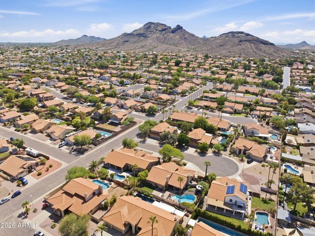 1156 E GRANDVIEW Road, Phoenix, AZ 85022