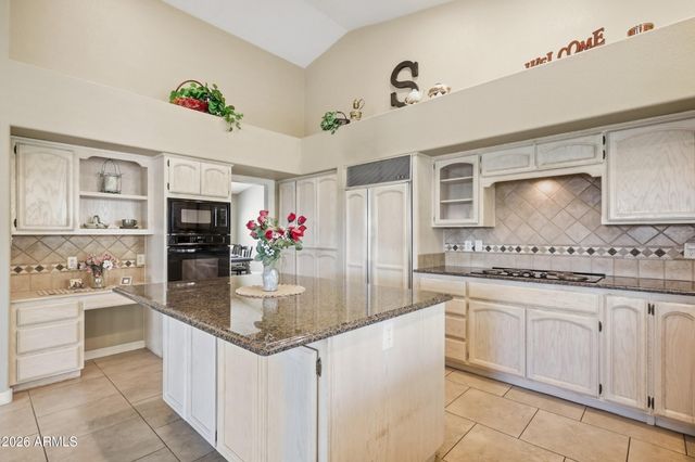 1156 E GRANDVIEW Road, Phoenix, AZ 85022