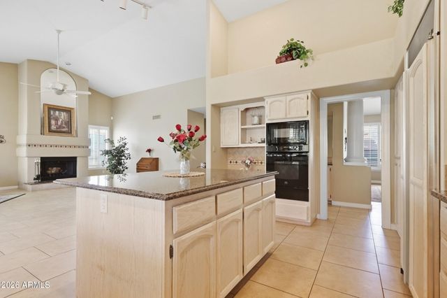 1156 E GRANDVIEW Road, Phoenix, AZ 85022