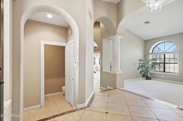 1156 E GRANDVIEW Road, Phoenix, AZ 85022