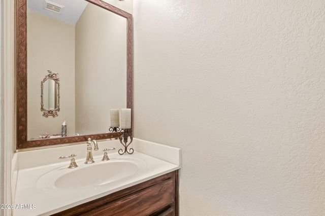 1156 E GRANDVIEW Road, Phoenix, AZ 85022