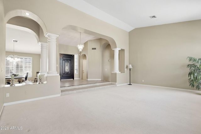 1156 E GRANDVIEW Road, Phoenix, AZ 85022