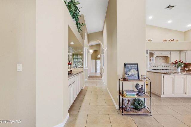 1156 E GRANDVIEW Road, Phoenix, AZ 85022
