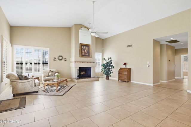 1156 E GRANDVIEW Road, Phoenix, AZ 85022