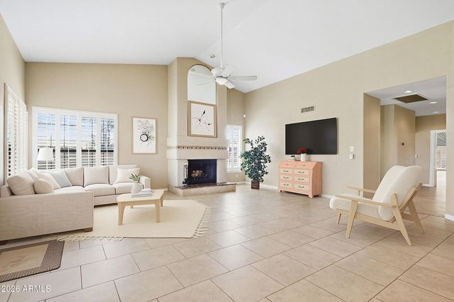 1156 E GRANDVIEW Road, Phoenix, AZ 85022