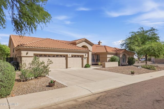 1156 E GRANDVIEW Road, Phoenix, AZ 85022